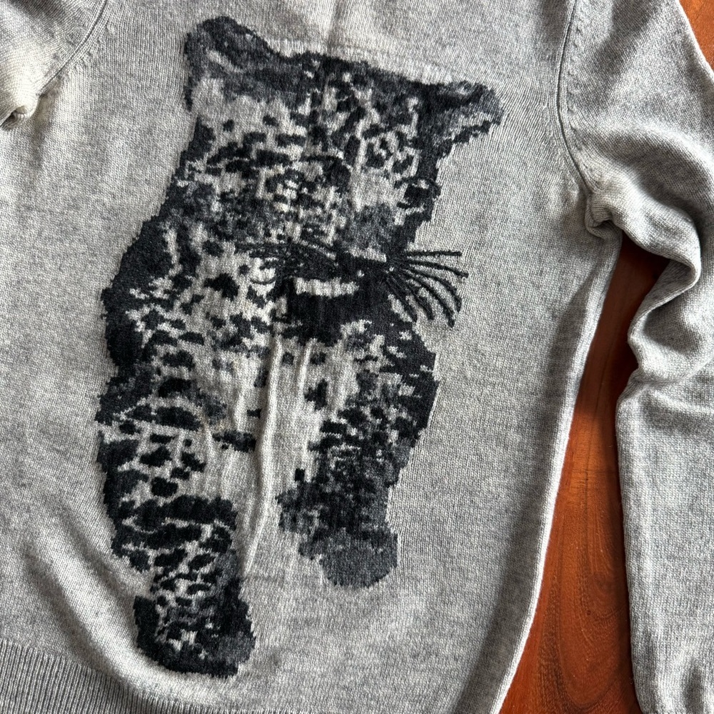 Only Mine Cashmere Blend Gray Animal Print Crewneck Sweater - Picture 3 of 8